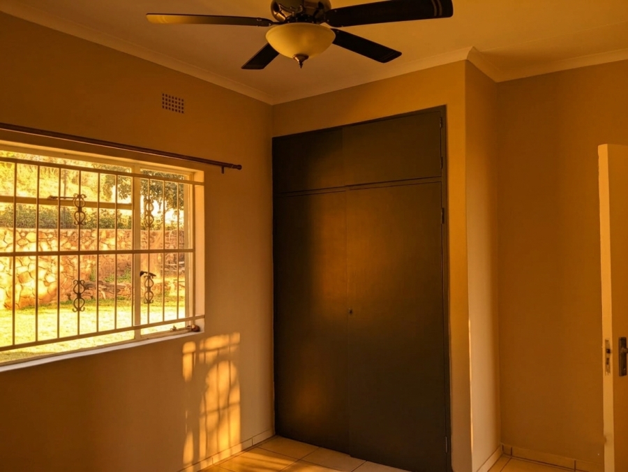 To Let 4 Bedroom Property for Rent in Safari Gardens North West